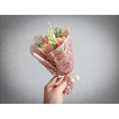 Букет крокусів з мила ручної роботи (висота 23 см)