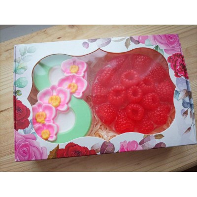 Подарунковий набір мила ручної роботи "З 8 березня" Орхідея з малиною