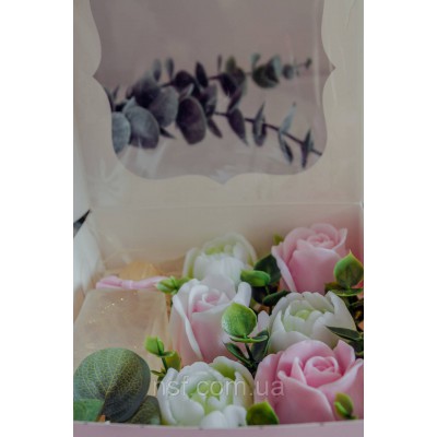 Подарунковий набір мила ручної роботи "Парфуми з трояндамими та тюльпанами" 15х15х6см