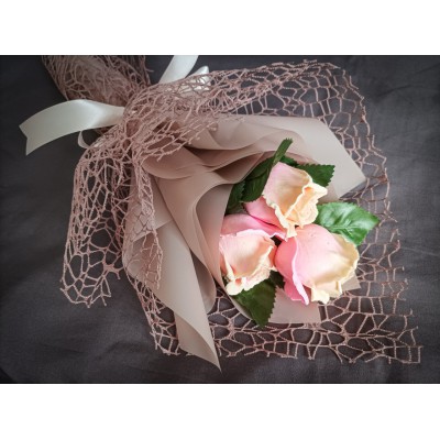 Букет троянд з мила ручної роботи (висота 40 см)