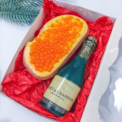 Подарунковий набір мила ручної роботи Шампанське з бутербродом