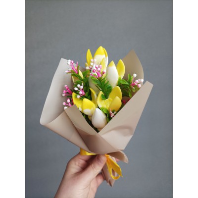 Весняний букетик пролісків з мила ручної роботи висота 24см