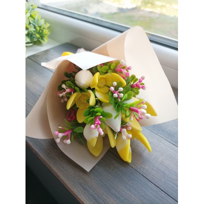 Весняний букетик пролісків з мила ручної роботи висота 24см