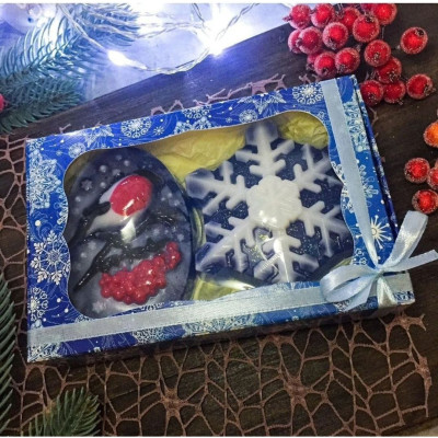 Новорічний подарунковий набір мила ручної роботи "Снігур і сніжинка"