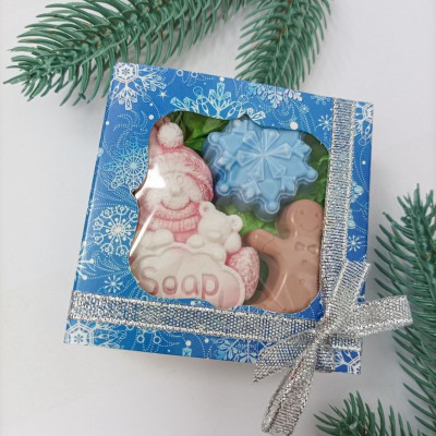 Мило ручної роботи "Сніговик, сніжинка і пряничок"