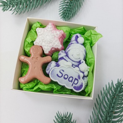 Мило ручної роботи "Сніговик, сніжинка і пряничок"