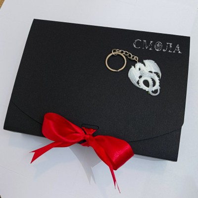 Подарунковий набір новорічних ялинкових іграшок в білому кольорі Подарунковий набір новорічних ялинкових іграшок в білому кольорі