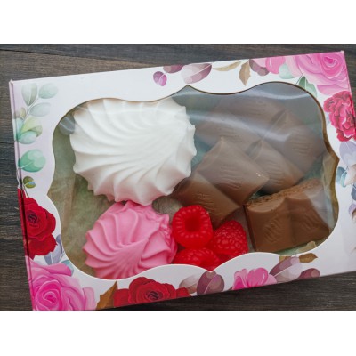 Подарунковий набір солодощів з мила ручної роботи "Зефір та шоколад"