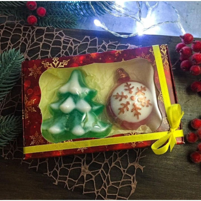 Новорічний подарунковий набір мила ручної роботи "Ялинка і ялинкова іграшка"