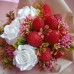 Букет з мила ручної роботи з полуницею
