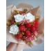 Букет з мила ручної роботи з полуницею