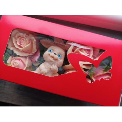 Подарунковий набір мила ручної роботи "Зайчик в трояндах"