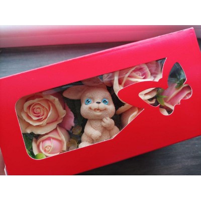 Подарунковий набір мила ручної роботи "Зайчик в трояндах"