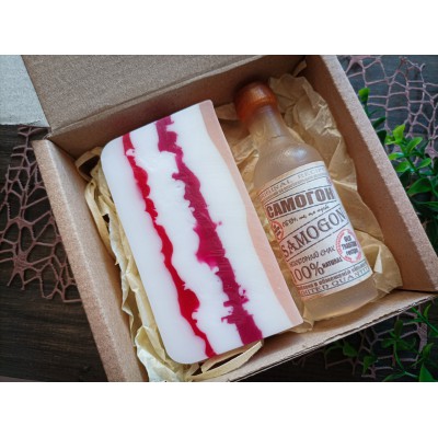 Подарунковий набір мила ручної роботи "Самогон з салом" 13х11,5х5см