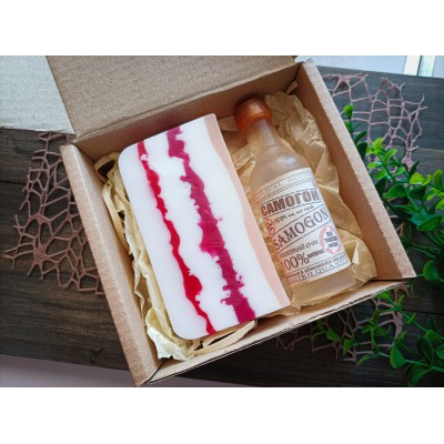 Подарунковий набір мила ручної роботи "Самогон з салом" 13х11,5х5см