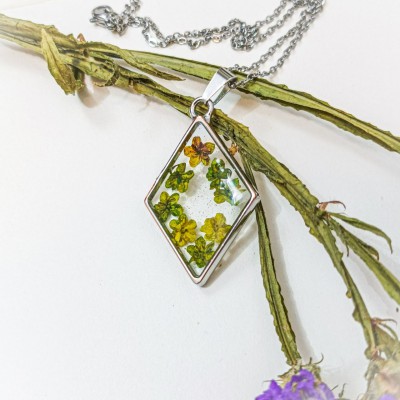 Кулон ромб з квіточками
