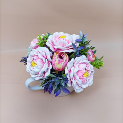 Композиція з мила ручної роботи Півонії в кружці